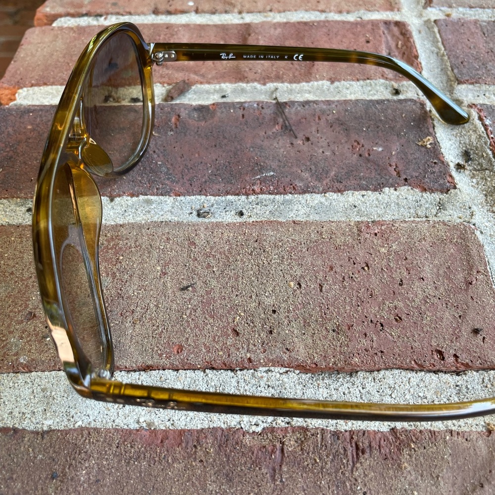 Ray-Bans - Picture 2 of 4
